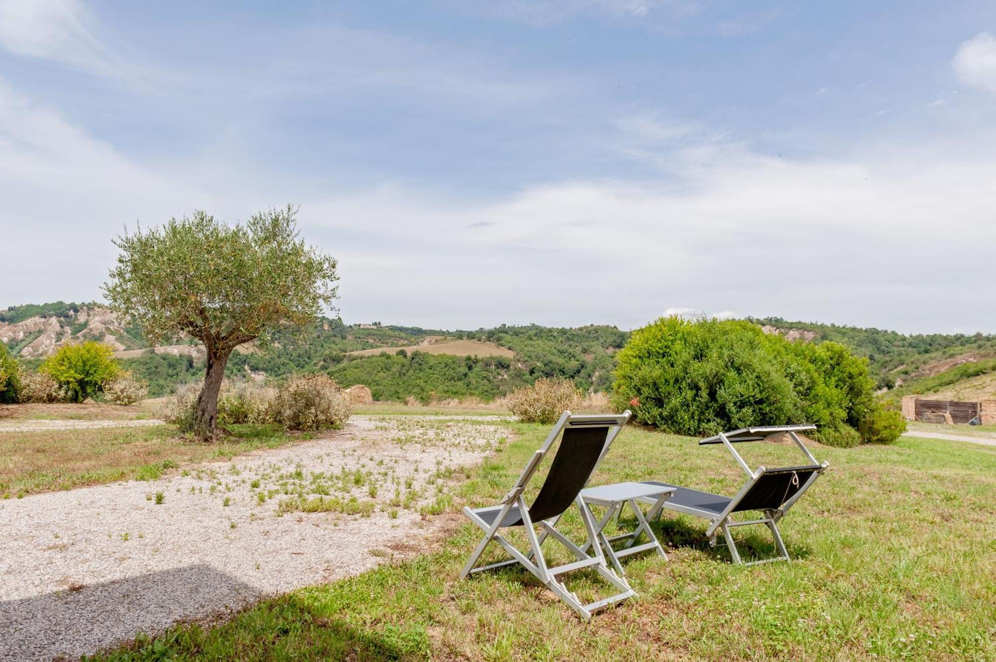 Il Borgo Delle Ville Palaia Exterior foto
